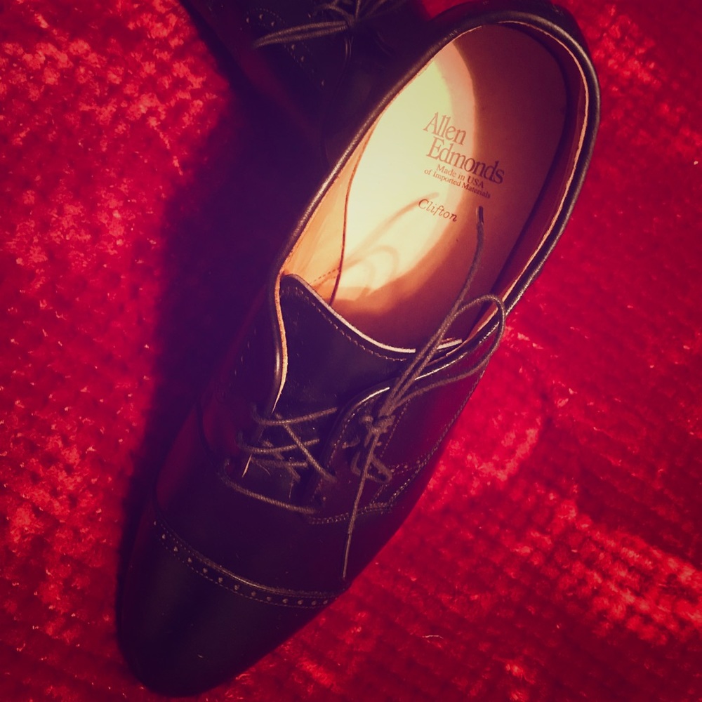 Allen Edmonds Black Leather Wing Tips Dress Shoes